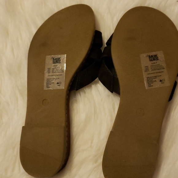 Muk Luks leopard print sandals - Picture 4 of 4